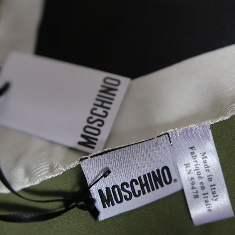 NWT MOSCHINO Made In Italy 100% Silk Scarf. - Picture 6 of 7